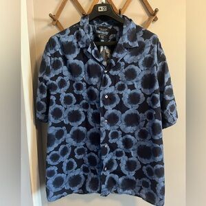Banana Republic RELAXED-FIT ORGANIC COTTON RESORT Navy floral camp shirt XL